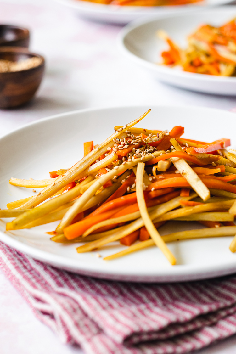 Kinpira Gobo (Braised Burdock Root) | きんぴらごぼう - Ellie Likes Cooking