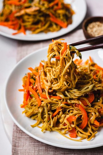 Spicy Edamame Noodles (Vegan, Gluten-Free) - Ellie Likes Cooking