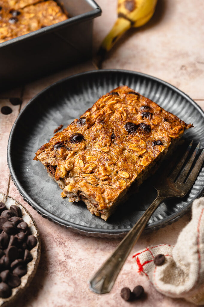 Banana Bread Baked Oatmeal (Vegan, Gluten-Free) - Ellie Likes Cooking