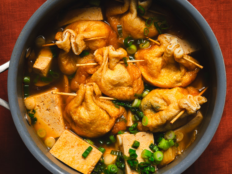 Spicy Mochi Kinchaku Stew | トッポギ風餅巾着鍋